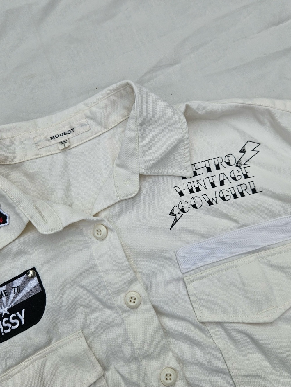 Moussy Patch Button Up - Picture 13 of 16